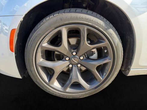Used 2023 Chrysler 300 S RWD image 9