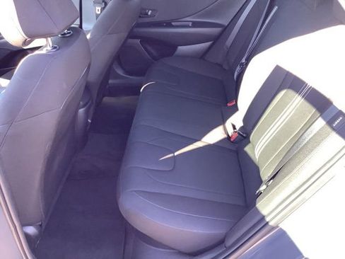 Certified 2025 Hyundai Elantra SEL image 11