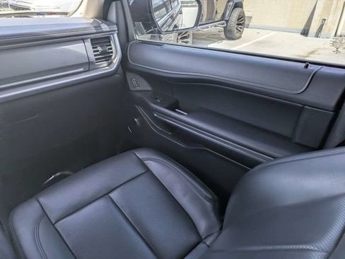 Used 2022 Ford Expedition XLT RWD image 19