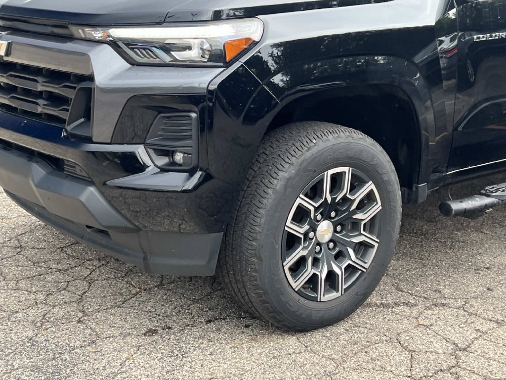 Used 2024 Chevrolet Colorado LT w/ LT Convenience Package III AWD/4WD image 6