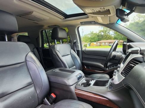 Used 2019 GMC Yukon SLT w/ Premium Edition RWD image 28