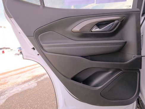 Used 2024 GMC Terrain SLE image 29