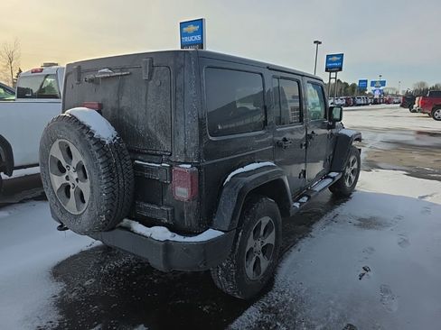 Used 2018 Jeep Wrangler Unlimited Sahara w/ Connectivity Group image 3