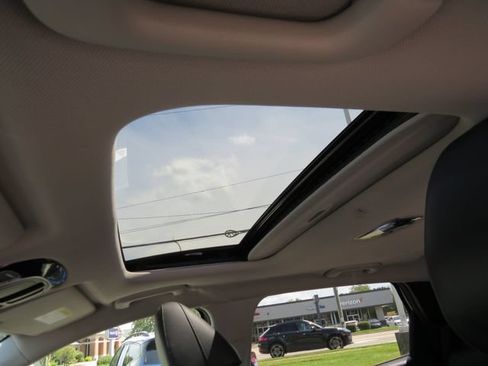 Used 2022 Hyundai Tucson SEL w/ Convenience + Premium Package FWD image 3