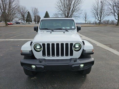 Used 2023 Jeep Wrangler Unlimited Sahara image 9