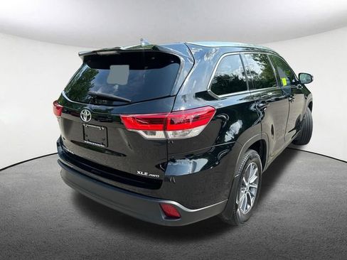 Used 2019 Toyota Highlander XLE AWD/4WD image 10