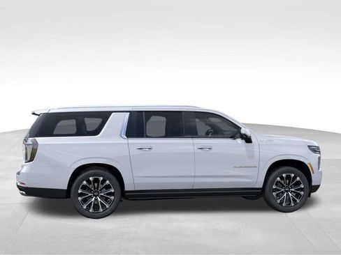 New 2026 Chevrolet Suburban High Country image 5