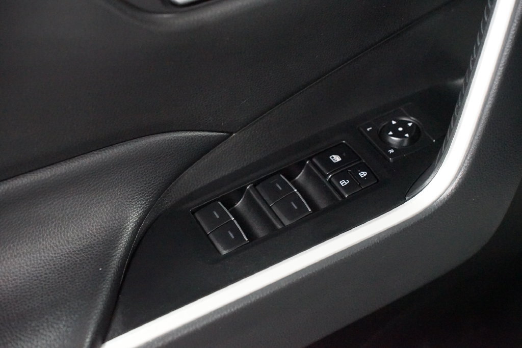 Certified 2025 Toyota RAV4 XLE FWD image 31