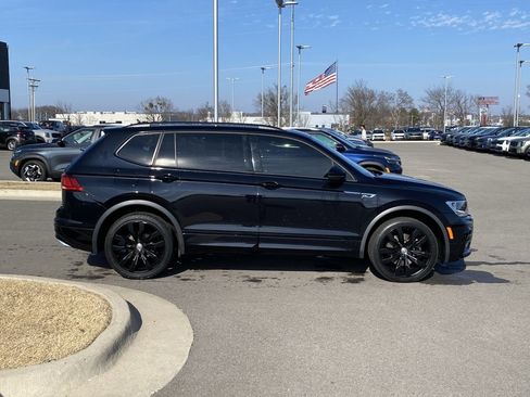 Used 2021 Volkswagen Tiguan SE image 8