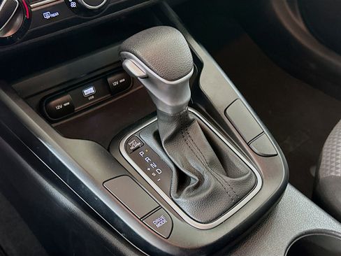 Used 2025 Kia Soul LX w/ LX Technology Package FWD image 24