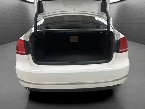 Used 2014 Volkswagen Passat 1.8T SEL Premium FWD image 9