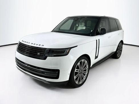 Used 2024 Land Rover Range Rover SE AWD/4WD image 3