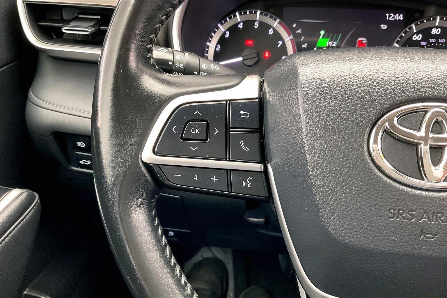 Used 2023 Toyota Highlander XLE AWD/4WD image 21
