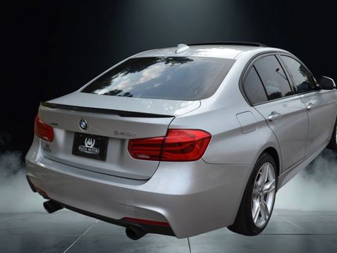 Used 2018 BMW 340i xDrive Sedan w/ Premium Package AWD/4WD image 17