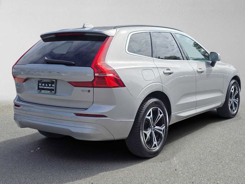 Used 2022 Volvo XC60 B5 Momentum w/ Advanced Package AWD/4WD image 3