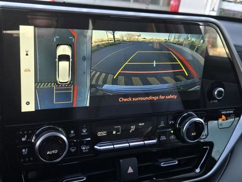 New 2026 Toyota Highlander Platinum image 13