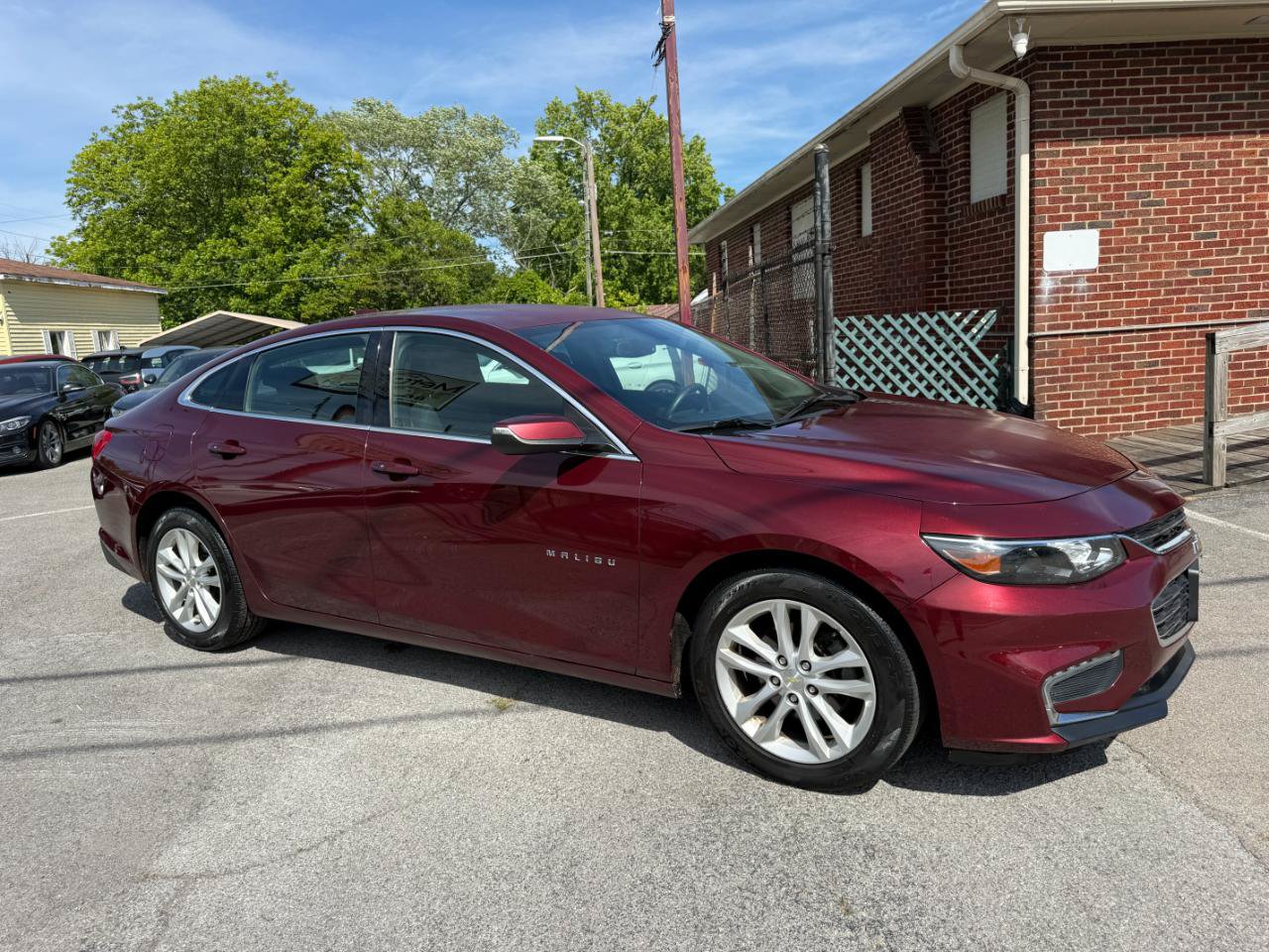 Used 2016 Chevrolet Malibu LT FWD image 2