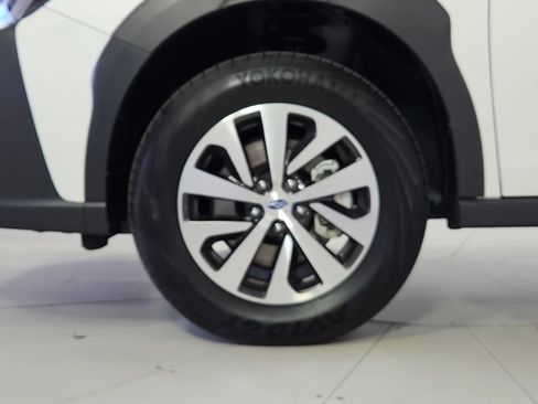 Certified 2025 Subaru Outback Premium AWD/4WD image 5