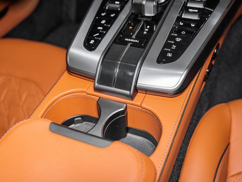 Used 2025 Aston Martin Vanquish image 38