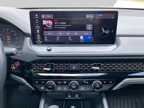 Used 2023 Honda Accord Touring image 7