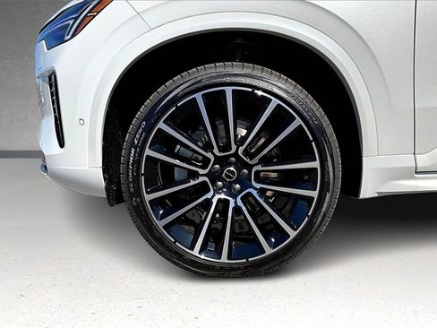 New 2026 Volvo XC90 B6 Ultra w/ Lounge Package image 13