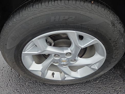 Used 2024 Chevrolet Trax LS w/ LS Convenience Package FWD image 10
