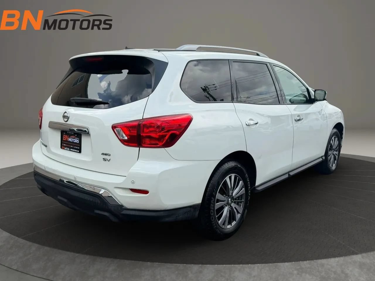 Used 2018 Nissan Pathfinder SV AWD/4WD image 5