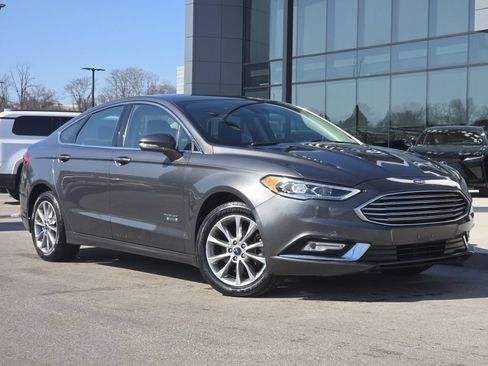 Used 2017 Ford Fusion Energi SE image 2