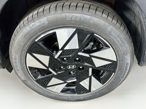 Used 2025 Hyundai Kona SEL FWD image 11