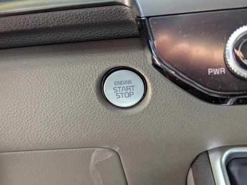 Certified 2025 Kia Carnival image 26