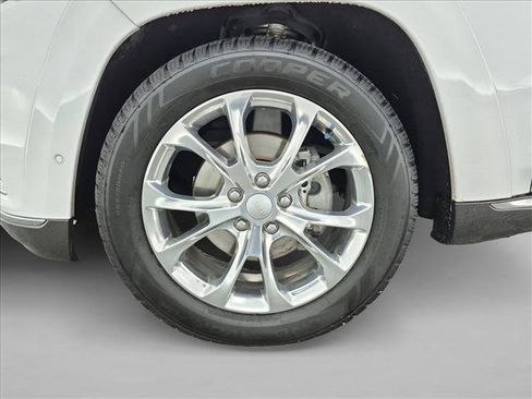 Used 2019 Jeep Grand Cherokee Summit AWD/4WD image 28