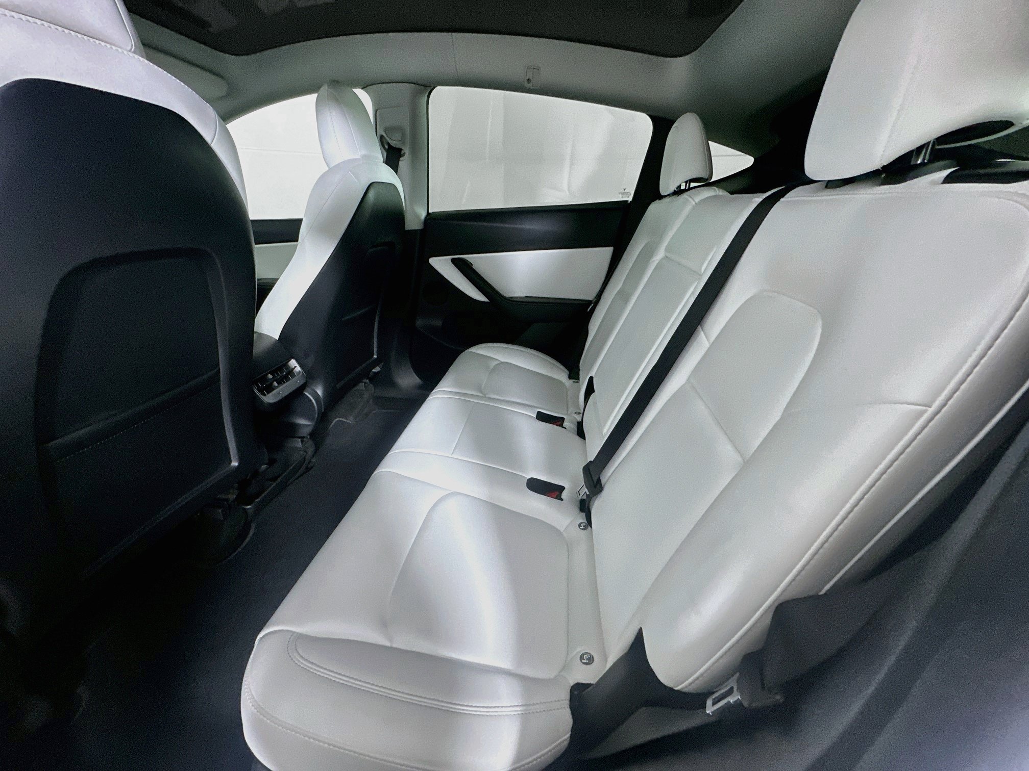 Used 2022 Tesla Model Y Performance AWD/4WD image 26