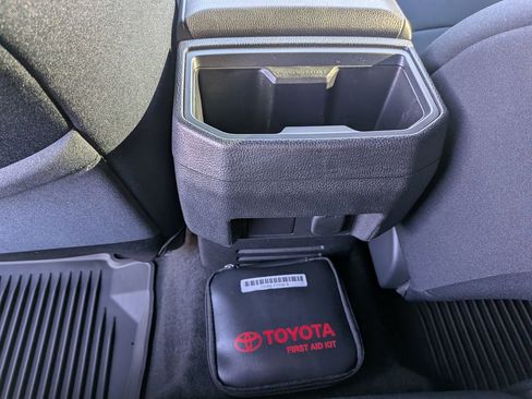 Used 2025 Toyota Tacoma TRD Sport image 11