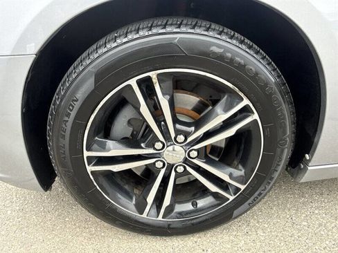 Used 2014 Dodge Charger SXT image 11