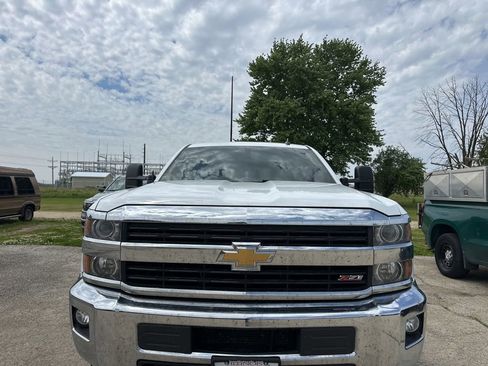 Used 2015 Chevrolet Silverado 2500 LT AWD/4WD image 14
