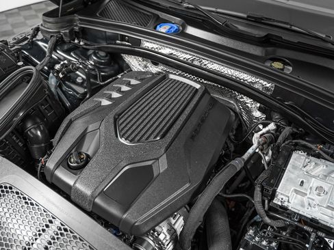 Certified 2026 Porsche Macan AWD/4WD image 12