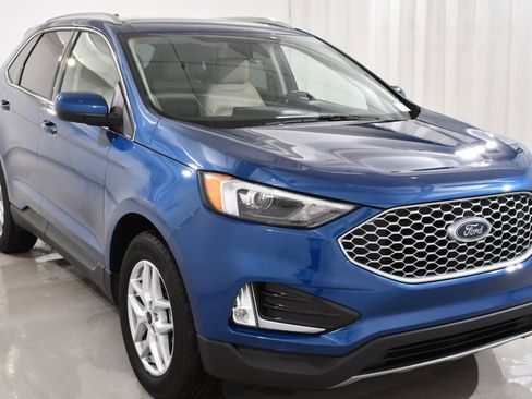 Used 2023 Ford Edge SEL w/ Convenience Package image 4