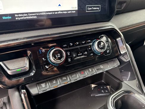 Used 2024 GMC Sierra 2500 AT4 w/ AT4 Preferred Package image 26