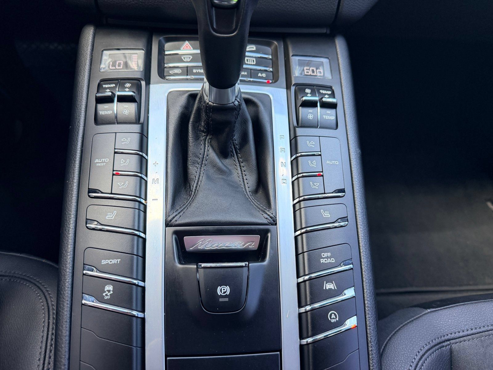 Used 2017 Porsche Macan AWD/4WD image 12