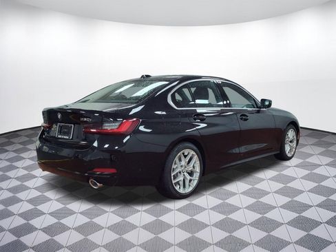 Used 2025 BMW 330i xDrive Sedan w/ Convenience Package AWD/4WD image 9