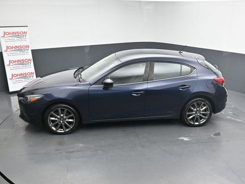 Used 2018 MAZDA MAZDA3 Touring image 31