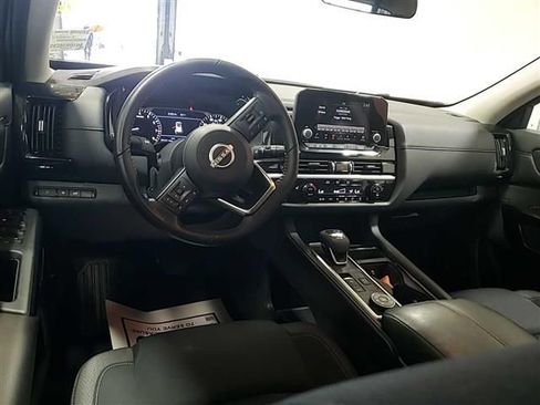 Used 2025 Nissan Pathfinder SV AWD/4WD image 3