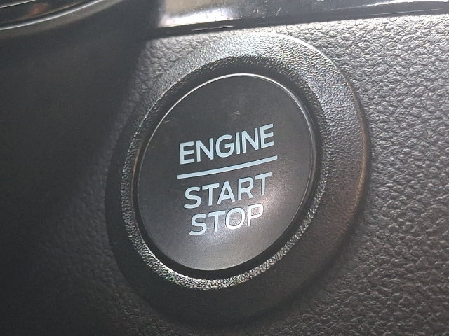 Certified 2025 Ford Escape ST-Line Select AWD/4WD image 24