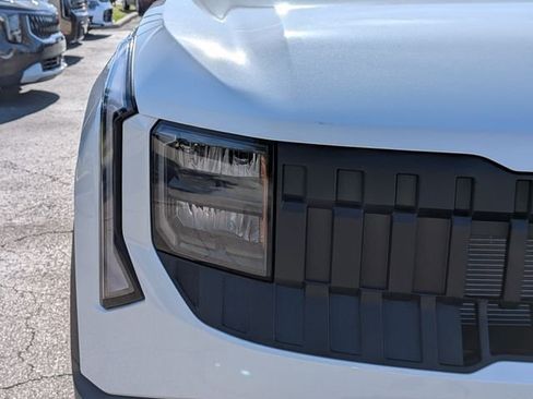 New 2027 Kia Seltos LX FWD image 10