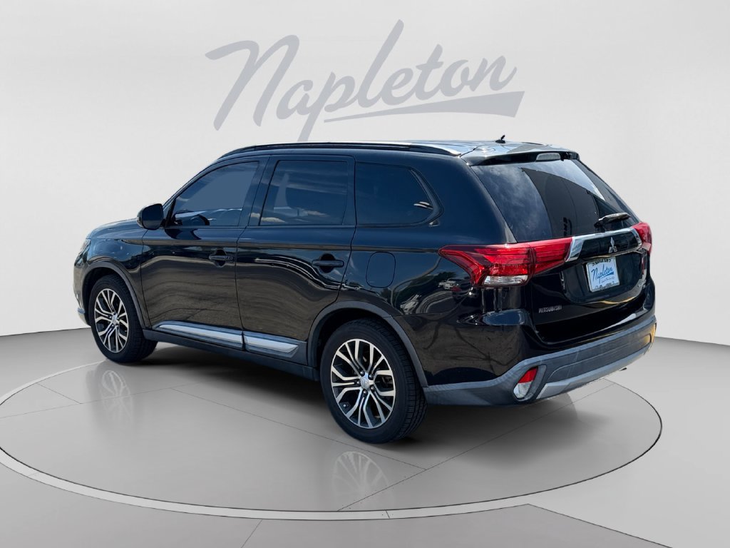 Used 2016 Mitsubishi Outlander SEL FWD image 3