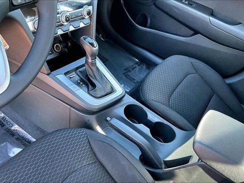 Used 2020 Hyundai Elantra SE w/ Cargo Package (C1) image 10