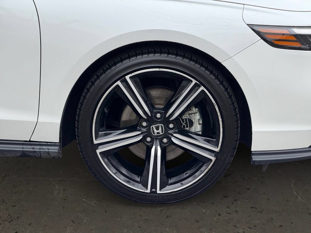 Used 2025 Honda Accord Sport image 10