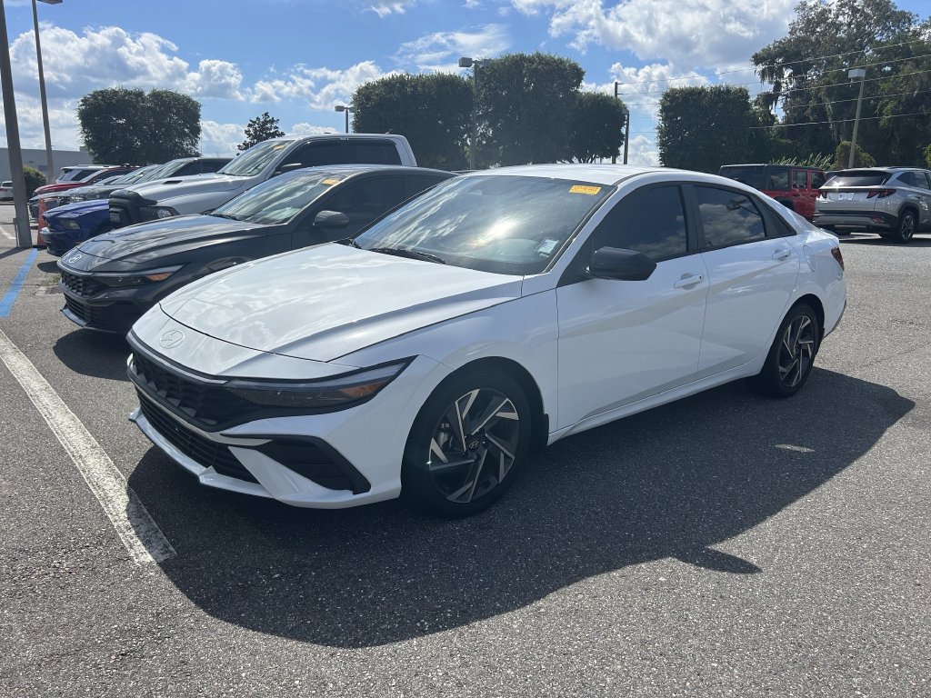Used 2025 Hyundai Elantra Sport FWD image 6