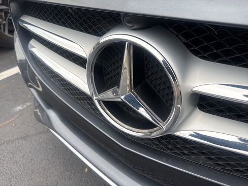 Used 2016 Mercedes-Benz C 300 4MATIC Sedan image 4