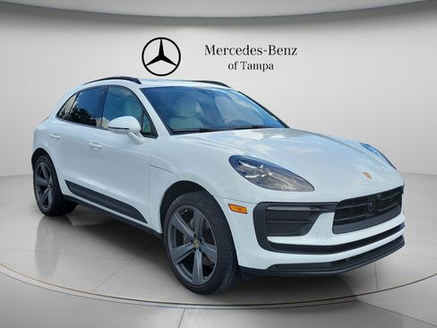 Used 2024 Porsche Macan AWD/4WD image 4